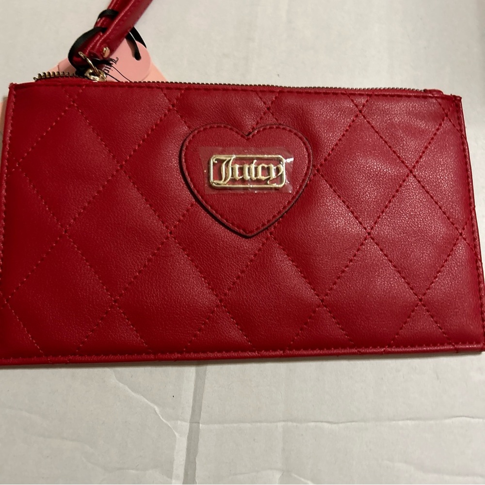 Juicy Couture Lipstick Red heart Wristlet quilted faux leather w gold zipper